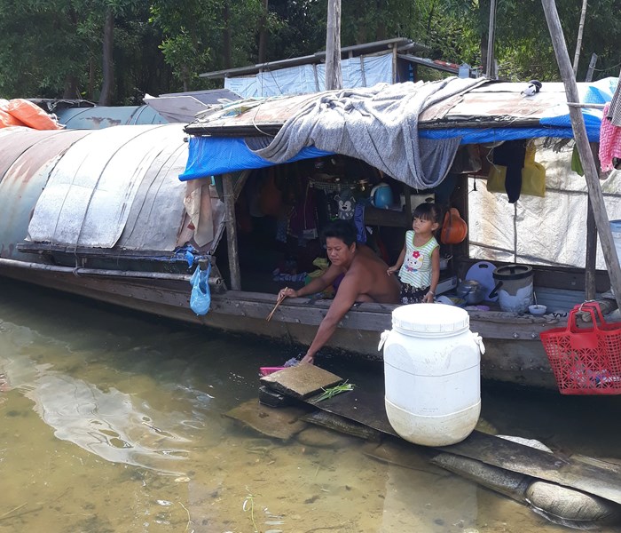 Những phận người trên xóm Vạn Đò ở hạ nguồn Sông Hương: “Biết mần răng được chừ”! - Anh 2
