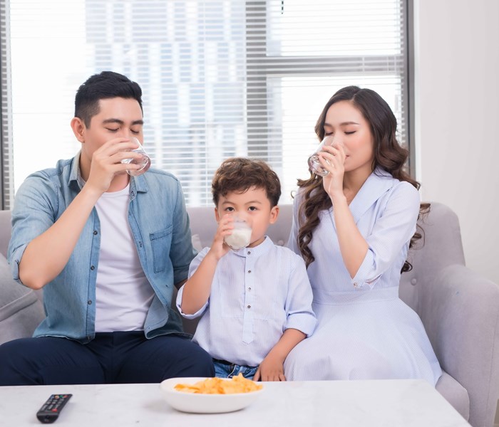 Mách nhỏ mẹ cách tìm “quy chuẩn sữa tươi” - Anh 3