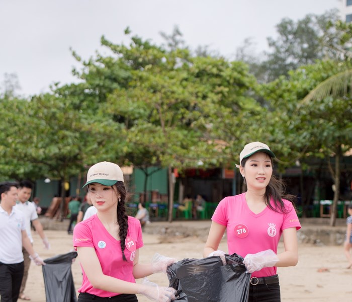 Thí sinh Hoa hậu Việt Nam 2018  chung tay giữ cho biển xanh - Anh 2