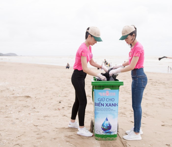 Thí sinh Hoa hậu Việt Nam 2018  chung tay giữ cho biển xanh - Anh 3