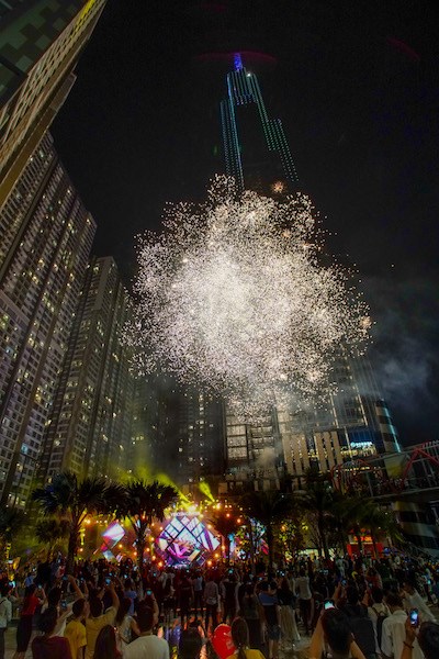 DÀN SAO KHỦNG V-BIZ HỘI TỤ TẠI “KINH ĐÔ ÁNH SÁNG” VINCOM CENTER LANDMARK 81 - Anh 9