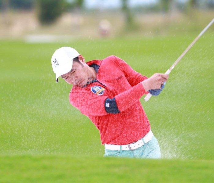 Cựu danh thủ Nguyễn Hồng Sơn so gậy cùng vợ chồng nhạc sĩ Minh Khang tại Vinpearl Golf Nam Hội An - Anh 6
