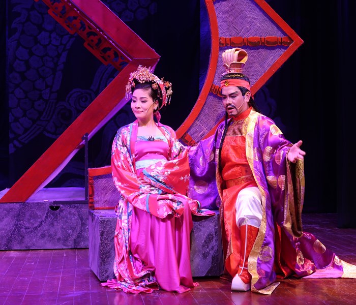 Người đi tìm minh chủ: Làm sang cho sân khấu cải lương - Anh 4
