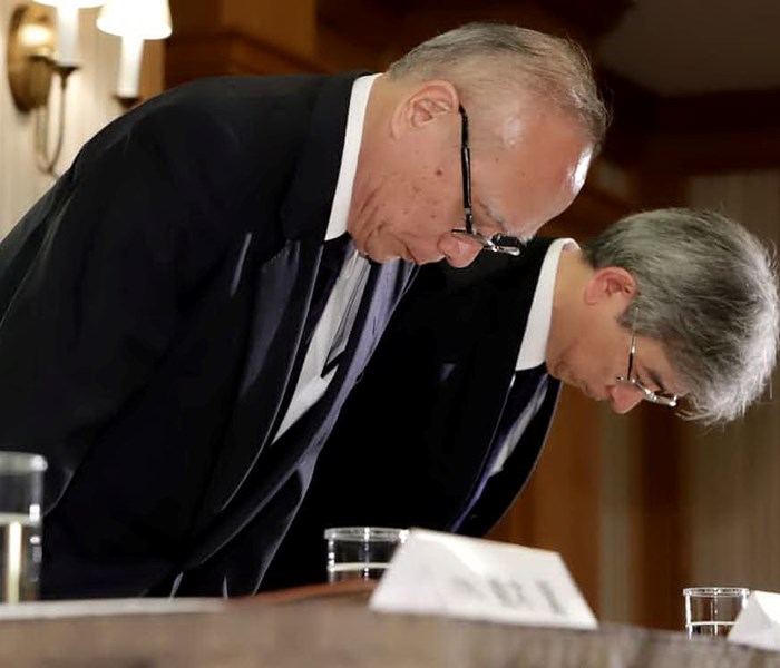 Vụ bê bối sửa điểm tại trường ĐH Y Tokyo (Nhật Bản): Lãnh đạo nhà trường cúi đầu xin lỗi - Anh 1