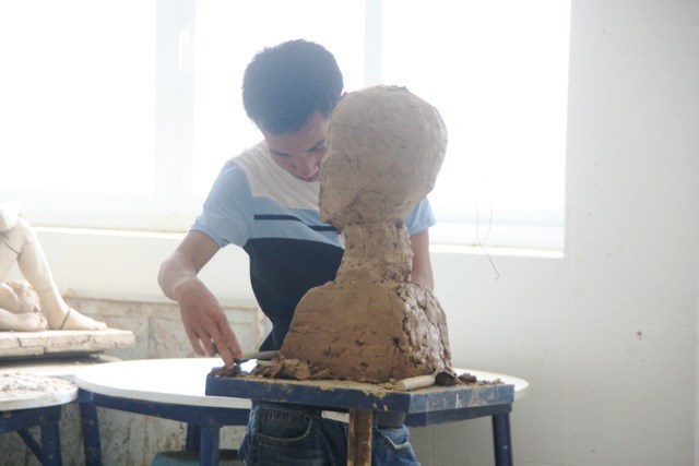 Sai phạm nghiêm trọng tại KHoa Điêu khắc (ĐH Nghệ thuật Huế): “Người này dạy, người kia chấm là bình thường”! - Anh 1