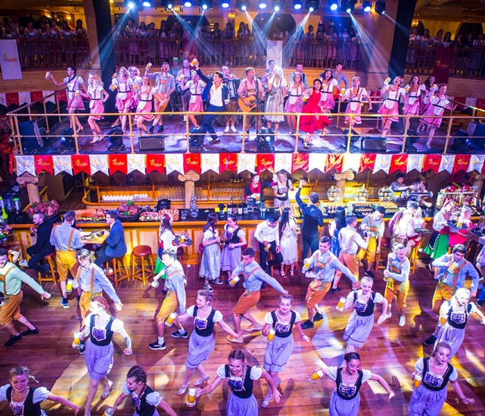 Top những điểm hẹn hò mà lứa đôi nhất định phải đến - Anh 3