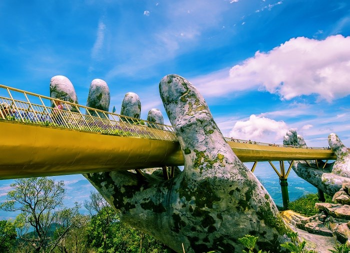 “Cứ 3 khách quốc tế đặt tour thì tới 2 khách muốn check in cầu Vàng” - Anh 5