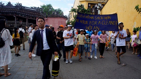 “Một giờ vì Hội An sạch hơn”: Một hành động nhỏ, góp thay đổi lớn - Anh 2