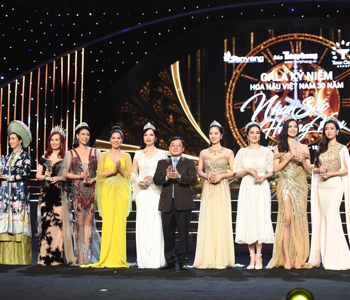Hoa hậu Việt Nam hát như mật ngọt trong đêm Gala hội tụ - Anh 2