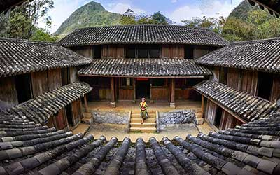 Về di tích kiến trúc nghệ thuật quốc gia Khu nhà Vương (Đồng Văn, Hà Giang): Thừa nhận cấp sai , Hà Giang sẽ thu hồi “sổ đỏ” - Anh 1