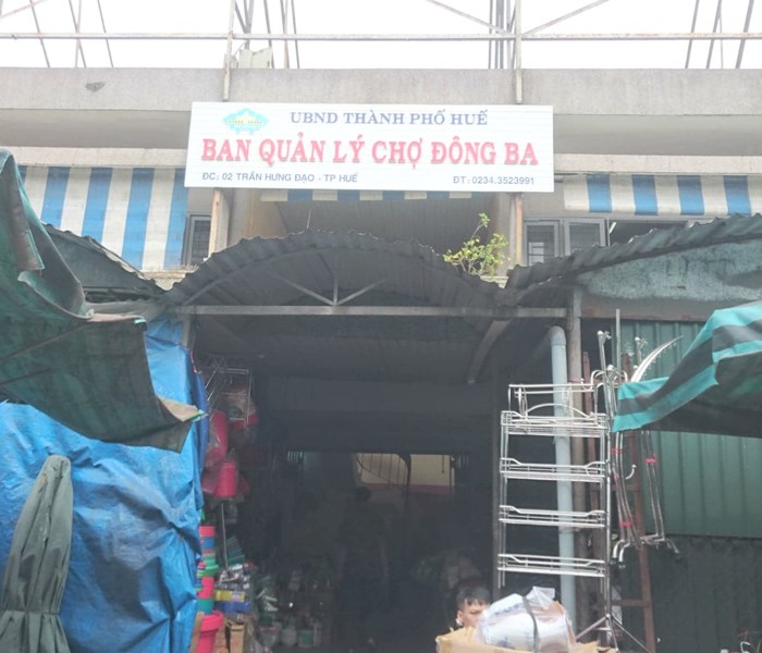 TT-Huế: Bảo vệ chợ Đông Ba bị khách đâm trọng thương - Anh 1