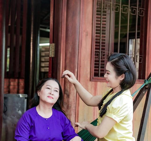 Lê Ngọc Thuý: Chọn ca hát không xì-căng- đan - Anh 1
