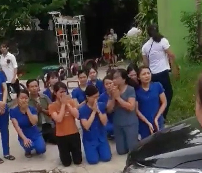 Kỷ luật 5 cán bộ liên quan vụ “nhiều cô giáo quỳ gối” - Anh 1