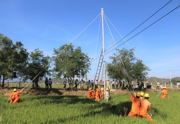 PC Khánh Hòa: Hơn 100 công nhân, kỹ sư tham gia diễn tập phòng chống thiên tại - Anh 1