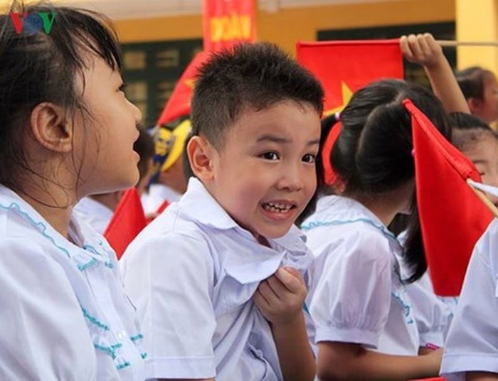 Khai giảng năm học mới và những nỗi lo - Anh 1