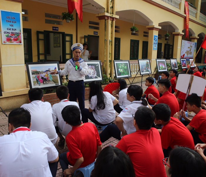 Ngày khai trường hướng về Trường Sa và Nhà giàn DK1 - Anh 1