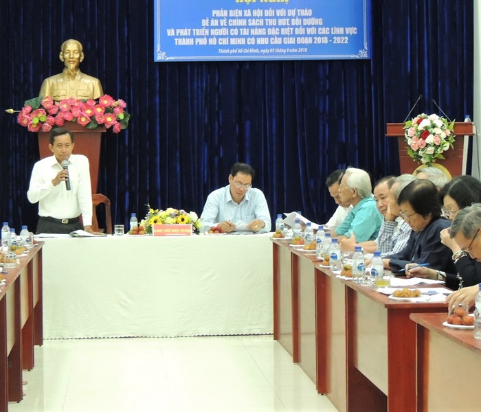 Ai là “người có tài năng đặc biệt”? - Anh 2
