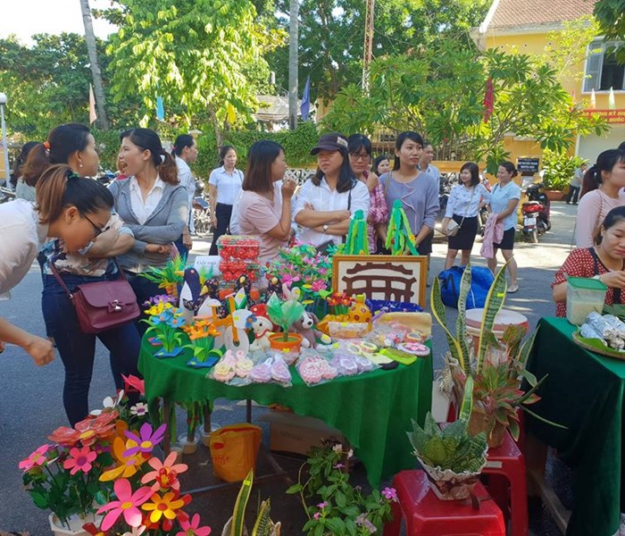 “Phiên chợ sản phẩm tái chế” của phụ nữ Hội An - Anh 6