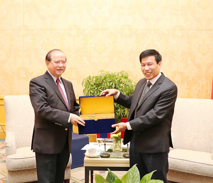 Bộ trưởng Nguyễn Ngọc Thiện tiếp Bộ trưởng Bộ Thông tin, Văn hóa và Du lịch Lào - Anh 4