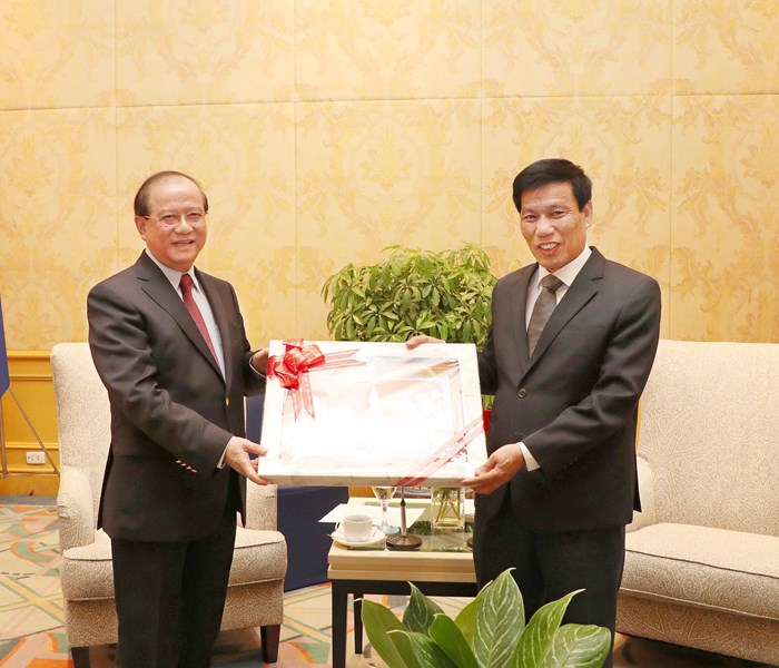 Bộ trưởng Nguyễn Ngọc Thiện tiếp Bộ trưởng Bộ Thông tin, Văn hóa và Du lịch Lào - Anh 5