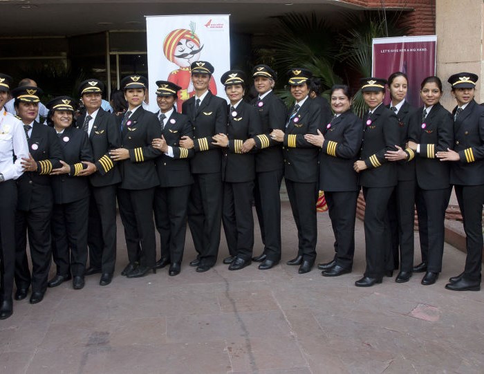 Nước nào có nữ phi công nhiều nhất thế giới? - Anh 1