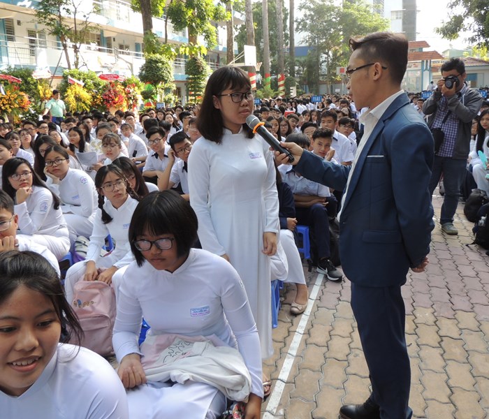 Nếu học sinh “ngủ say” với Facebook, hậu quả sẽ khôn lường - Anh 1