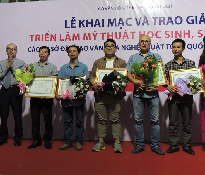 Triển lãm mỹ thuật HSSV các cơ sở đào tạo văn hóa, nghệ thuật - Anh 1