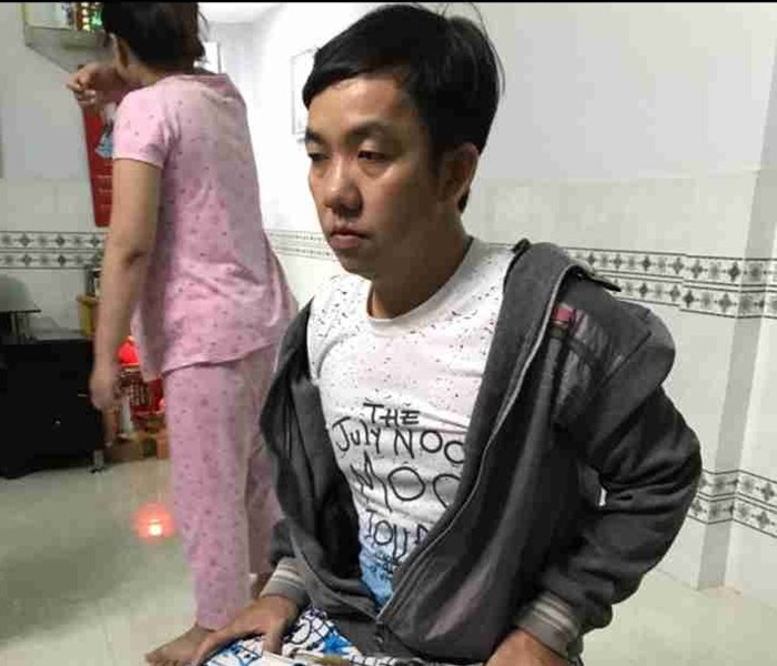 Một nghi phạm trong vụ cướp ngân hàng đã tử vong tại bệnh viện - Anh 1