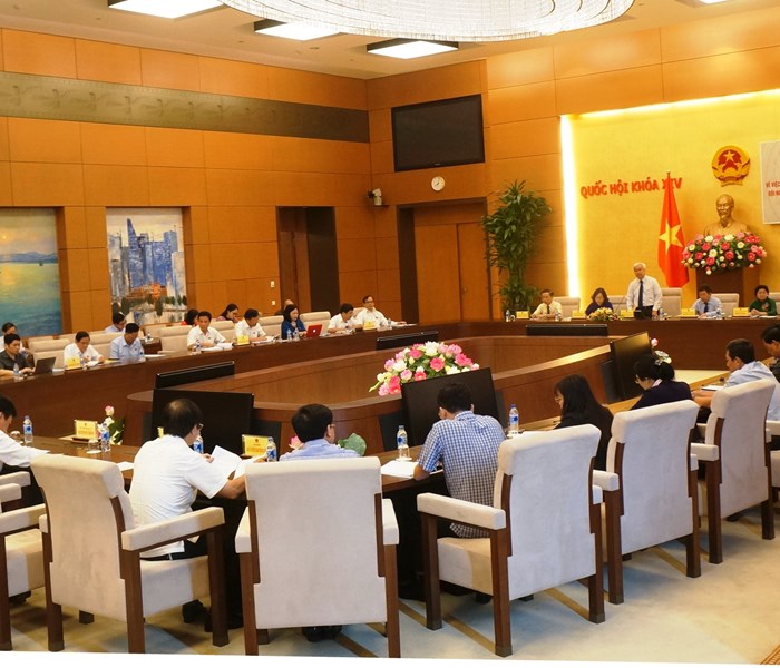 Giải trình về tuyển dụng, sử dụng đội ngũ giáo viên và tổ chức Kỳ thi THPT quốc gia - Anh 1