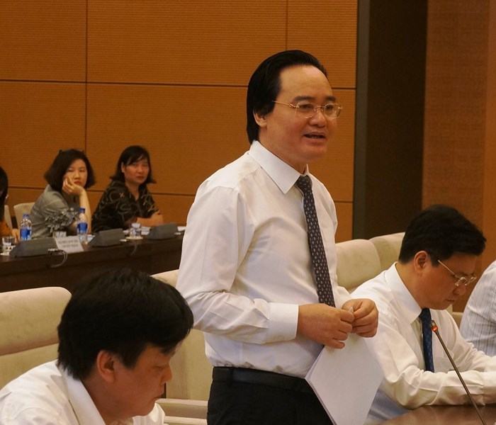 Giải trình về tuyển dụng, sử dụng đội ngũ giáo viên và tổ chức Kỳ thi THPT quốc gia - Anh 2