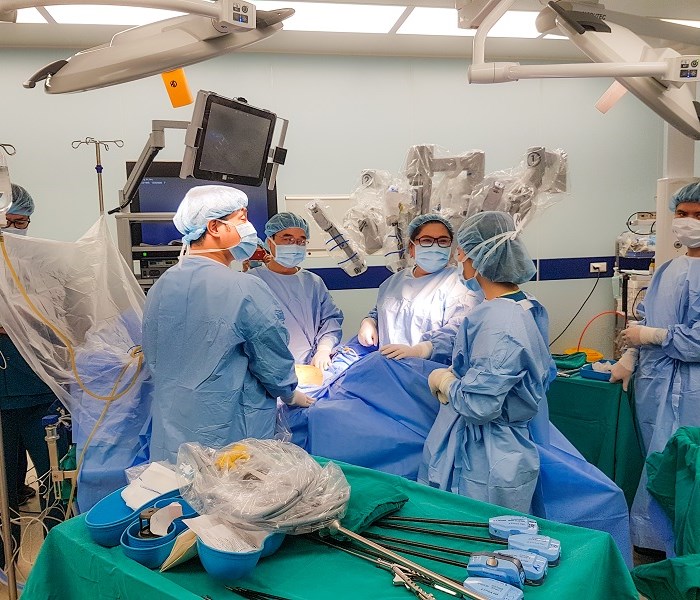 Hồi phục nhanh sau 3 ngày mổ robot chữa ung thư đại trực tràng - Anh 3