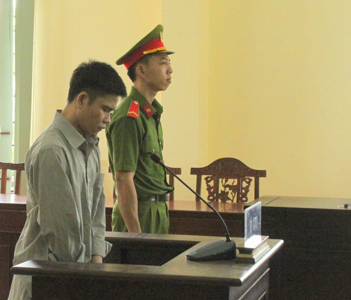 Tranh chấp đất đai, anh đâm chết em ruột - Anh 1