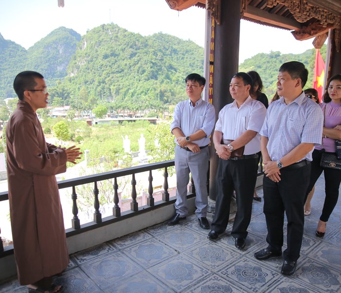 Công đoàn Bộ VHTTDL trao quà từ thiện tại Lạng Sơn - Anh 3