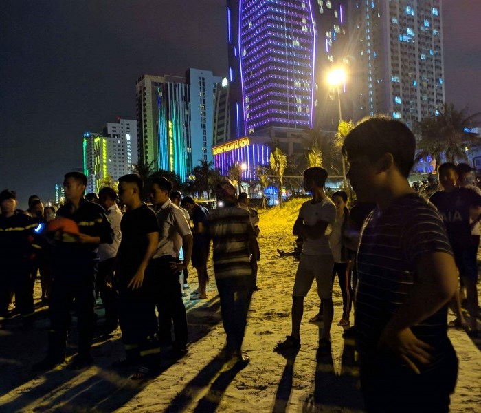 Tắm biển đêm, một du khách Trung Quốc chết đuối - Anh 2