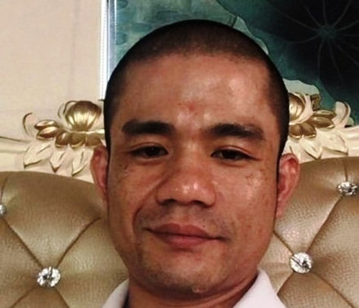 Nghệ An: Bắt giữ đối tượng ôm lựu đạn cố thủ trong nhà - Anh 1