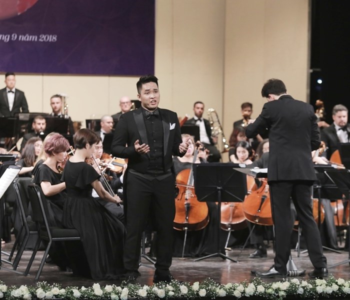 Người yêu nhạc Hà Nội tận hưởng “Tiếng Thu” với Sumi Jo và Dàn nhạc Giao hưởng Mặt Trời - Anh 2