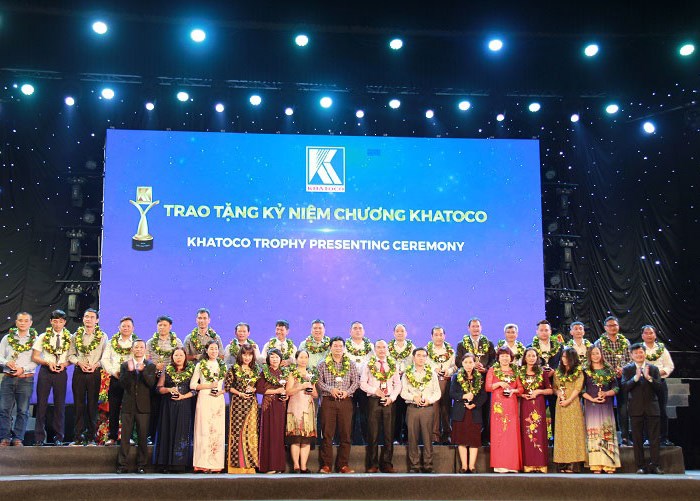 Khatoco đón nhận huân chương lao động hạng Ba - Anh 3