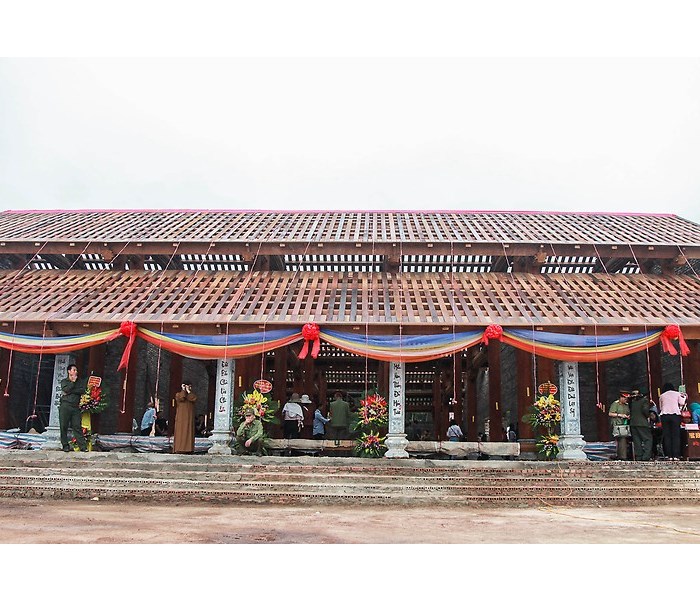 Quảng Ninh:​​​​​​​ Lễ cất nóc đền thờ các anh hùng liệt sĩ Trung đoàn 5 Yên Tử - Anh 1