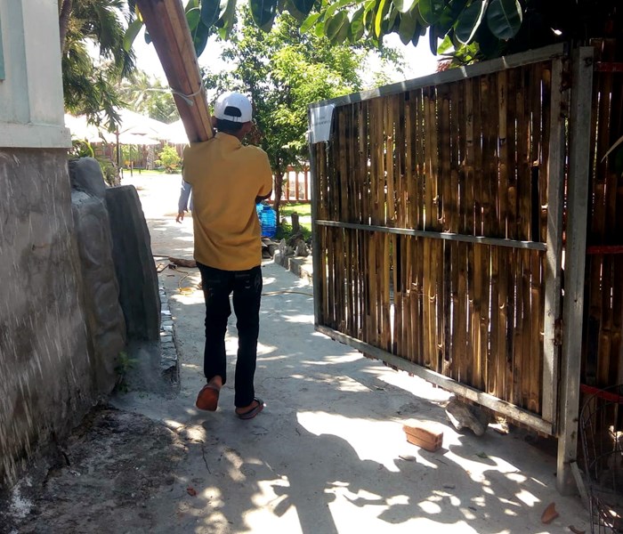 Ngang nhiên rào chắn lối đi, bao chiếm bờ biển để kinh doanh - Anh 2