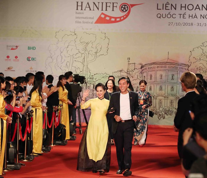 Dàn sao  rạng rỡ trên thảm đỏ LHP quốc tế Hà Nội lần thứ V - Anh 4