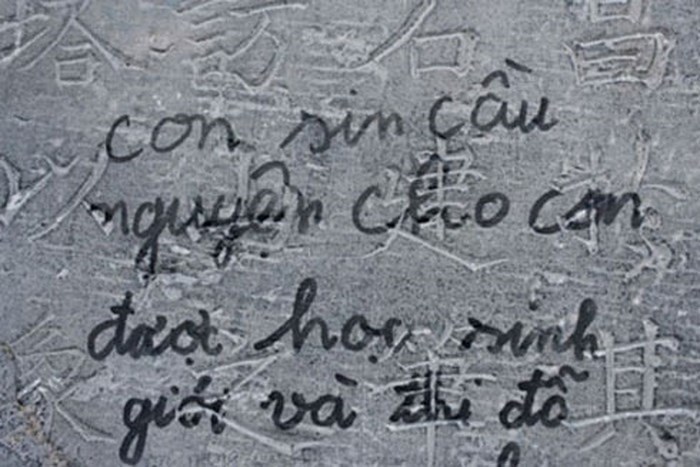 Xử lý nạn viết, vẽ, khắc nham nhở lên di tích: Người ta xử nặng, còn mình nhẹ tênh! - Anh 5