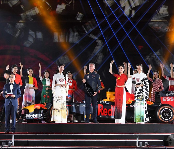 Đưa hình ảnh Việt Nam ra thế giới - Anh 1