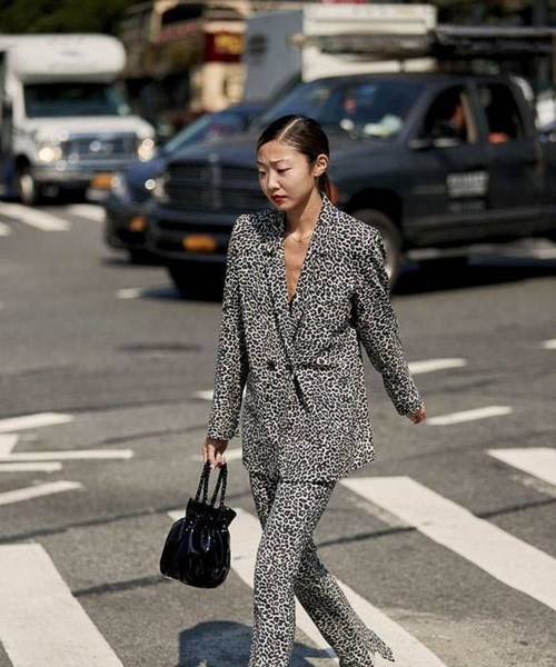 Biết 4 bí quyết này thì mặc blazer không bao giờ lo già - Anh 7