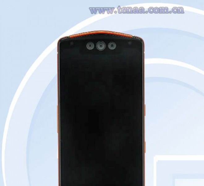 Xuất hiện smartphone có 3 camera selfie 
