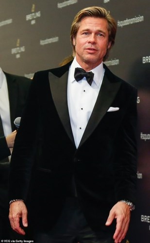 Xuất hiện bảnh bao nhưng Brad Pitt lộ rõ nếp nhăn ở tuổi 54 - Anh 6