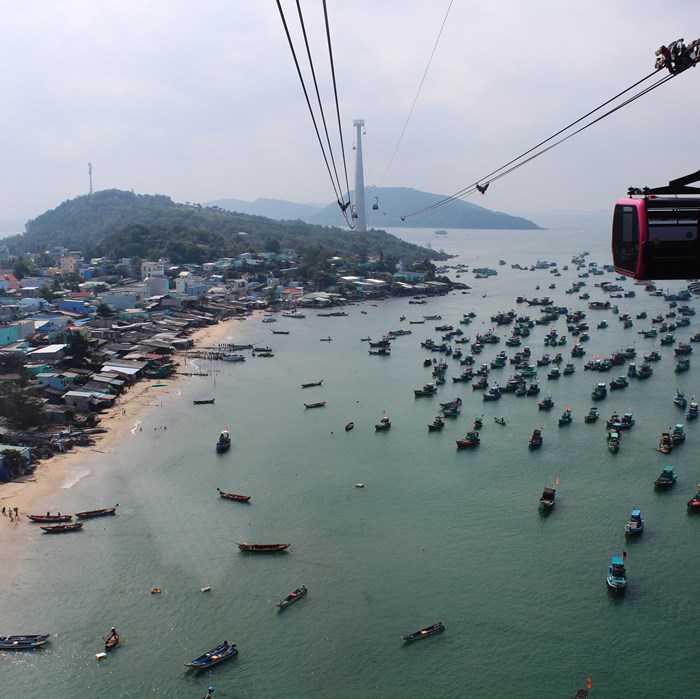 Kiên Giang đón hơn 83.000 lượt khách đến tham quan du lịch trong dịp lễ - Anh 1