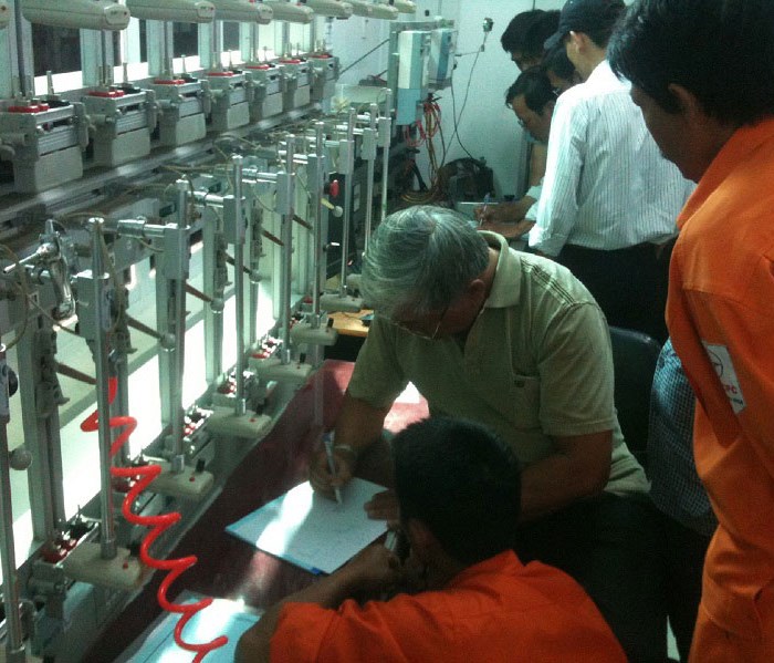 PC Khánh Hòa: Chú trọng công tác kiểm định, đo lường trong ngành điện - Anh 1