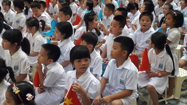 Công khai minh bạch trong việc tài trợ cho giáo dục: Có ngăn chặn được nạn lạm thu? - Anh 1