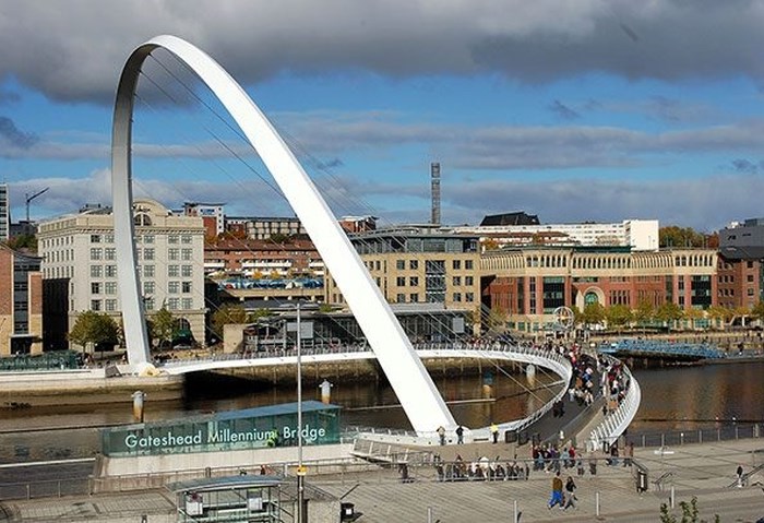 Những cây cầu độc đáo nhất thế giới - Anh 4