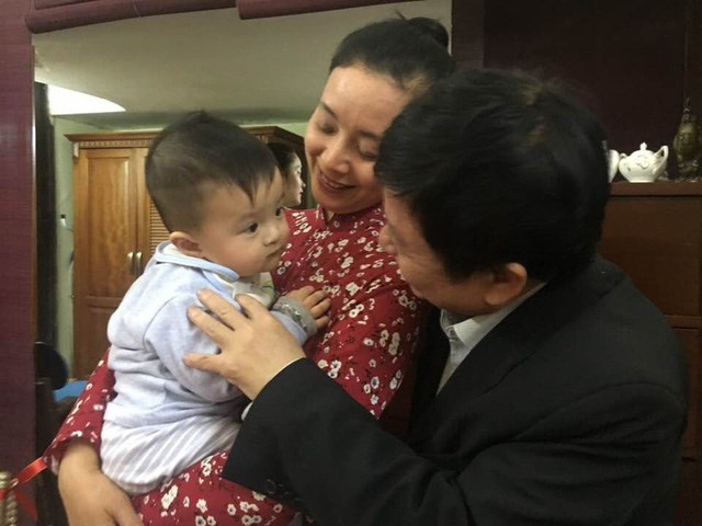 NSƯT Chiều Xuân: “Từ khi lên chức bà ngoại, tôi dễ nhạy cảm, dễ nước mắt” - Anh 3